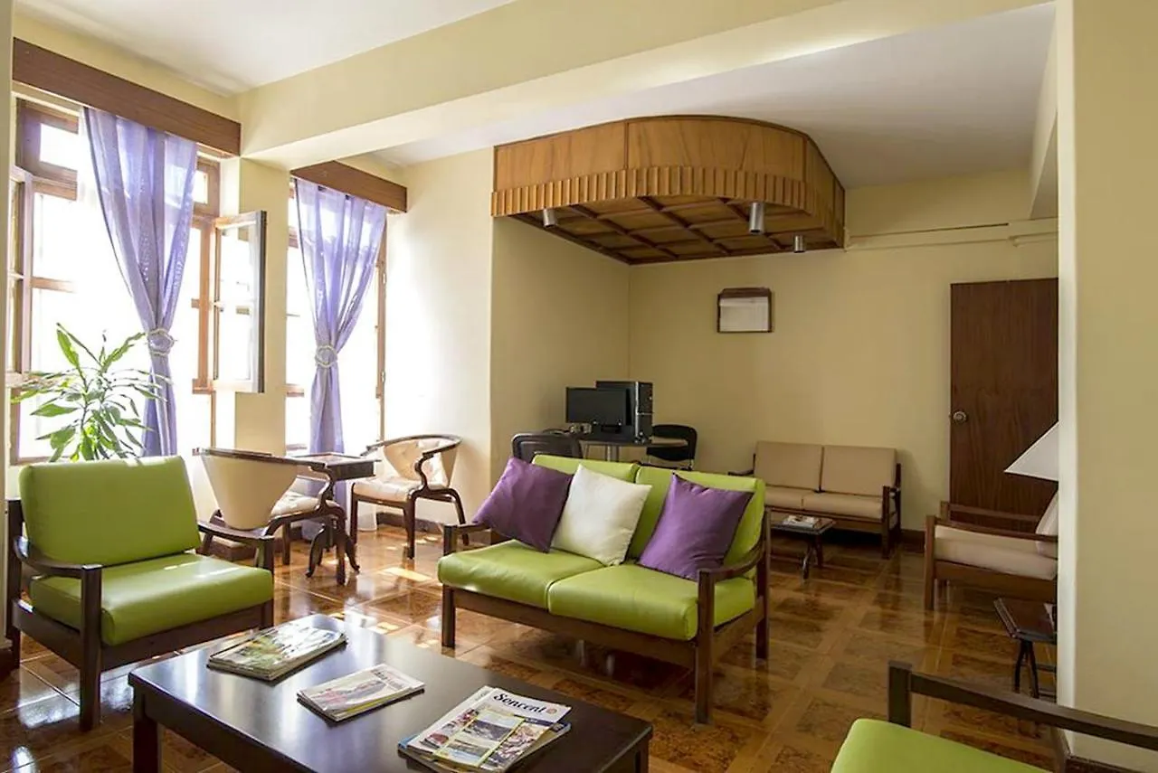 ホテル Aparthotel Avenida ミンデロ